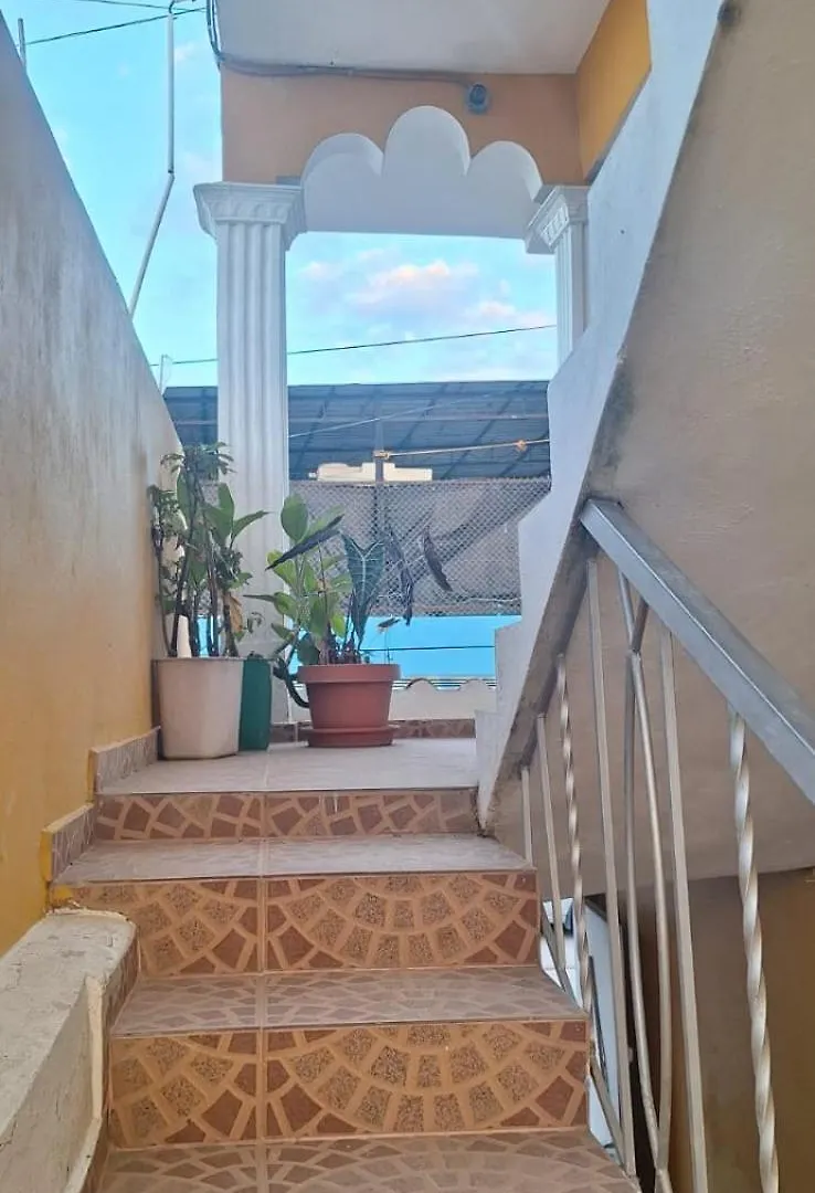 Close to the sea and airport La Caleta 아파트